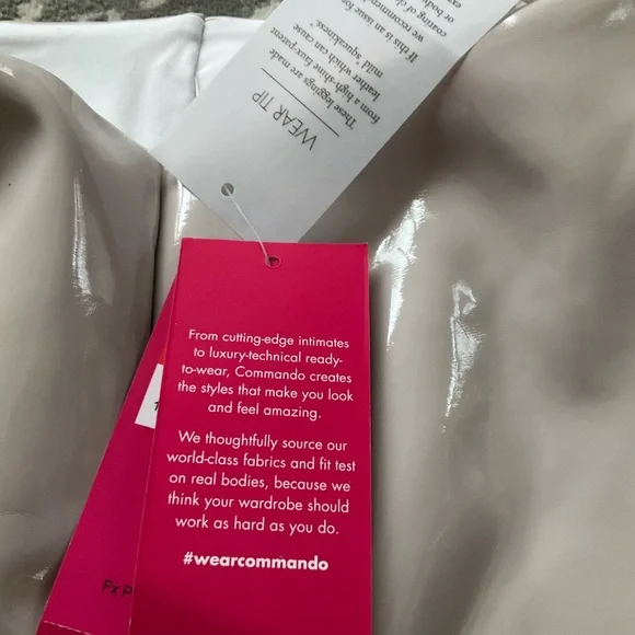 Commando Faux Shiny Beige patent leather Leggings, XS. - Picture 4 of 5